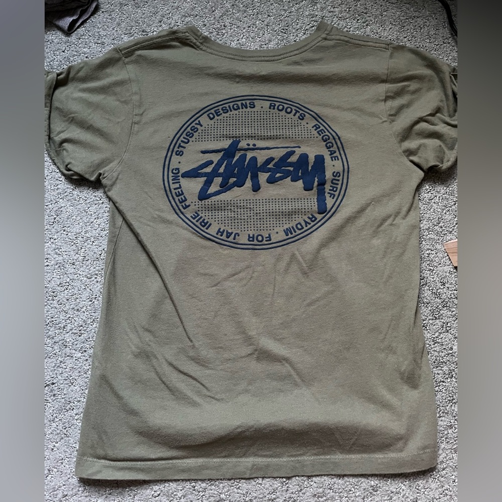 Worn once army green Stussy Women’s small shirt